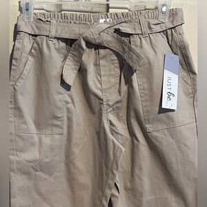 Women’s Medium Just Be Twill Cropped Pull On Pants With Paper Bag Waist Medium